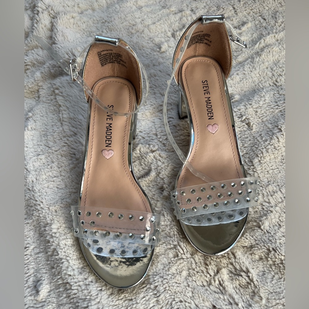 Steve Madden® Kids Carrson block heel sandal.